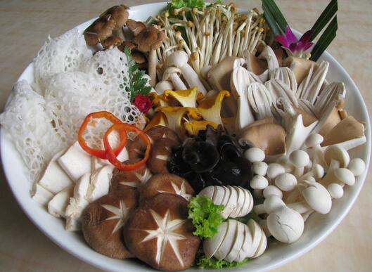 春节年货采购忙 菌类产品受青睐